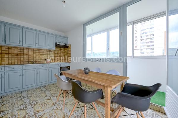 Appartement 4 pièces + place de parking - MONTIGNY