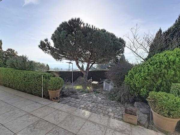 Maison 5 pièces - 310 m²