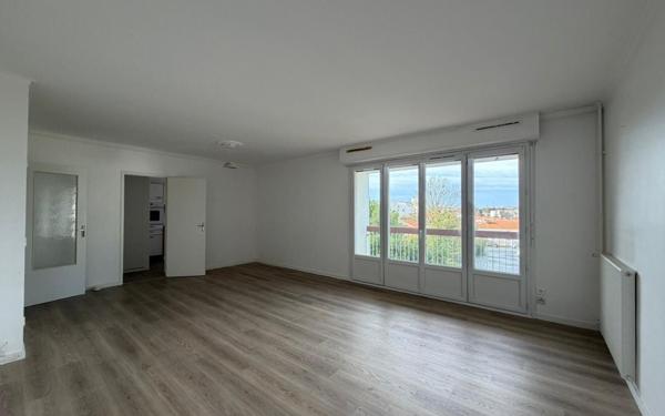 Appartement à louer    4 pièces • 81 m2 La Rochelle