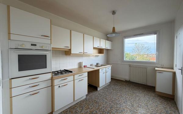 Appartement à louer    4 pièces • 81 m2 La Rochelle