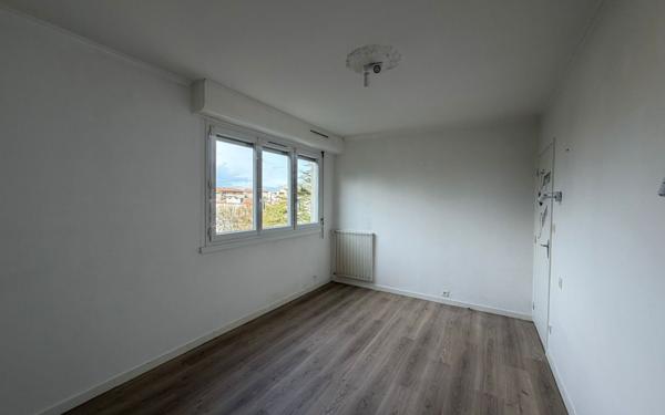 Appartement à louer    4 pièces • 81 m2 La Rochelle