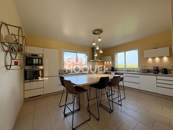 Villa Pullay 6 pièce(s) 185m²