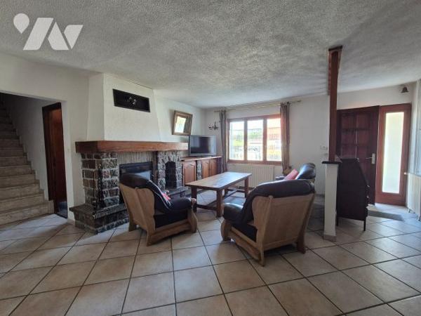 Grande maison de famille bâtie sur 1464m² de terrain constructible