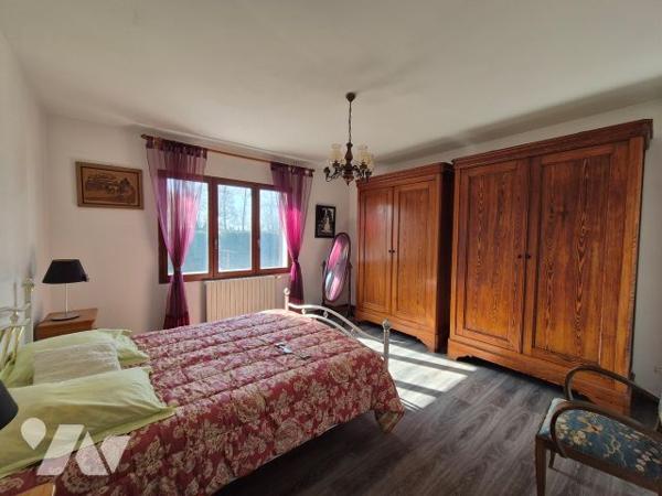 Grande maison de famille bâtie sur 1464m² de terrain constructible