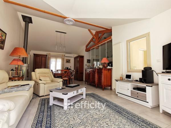 Maison
         7 pièces
        - 140 m² 419 000 € *