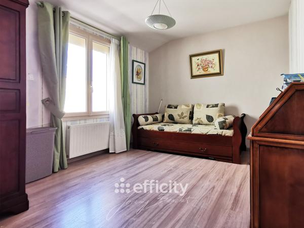 Maison
         7 pièces
        - 140 m² 419 000 € *
