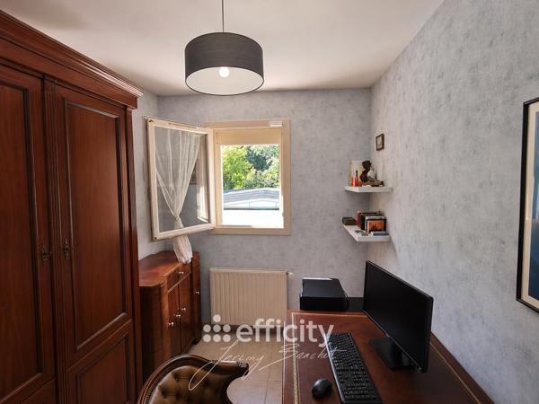 Maison
         7 pièces
        - 140 m² 419 000 € *