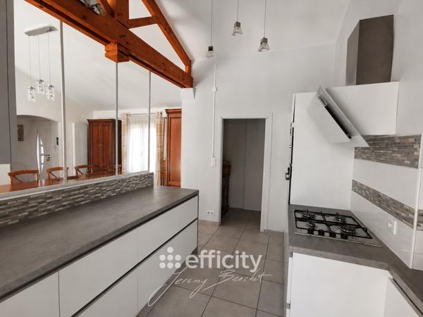 Maison
         7 pièces
        - 140 m² 419 000 € *