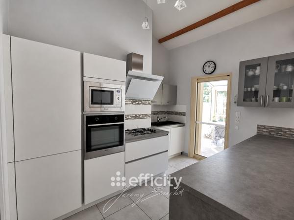 Maison
         7 pièces
        - 140 m² 419 000 € *