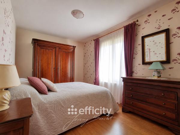 Maison
         7 pièces
        - 140 m² 419 000 € *