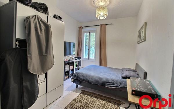 Appartement à vendre    4 pièces • 118,84 m2 Marseille 11