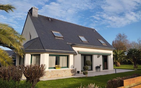 Maison à vendre    6 pièces •  Landivisiau