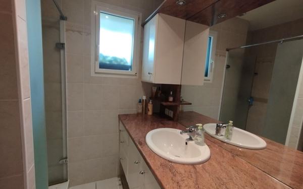 Maison à vendre    6 pièces •  Landivisiau