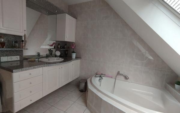 Maison à vendre    6 pièces •  Landivisiau