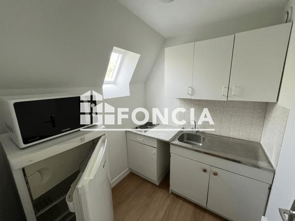Location Appartement meublé 2 pièces 33.97 m² - 53 RUE CHANOINE DE VILLENEUVE Chatellerault 86100