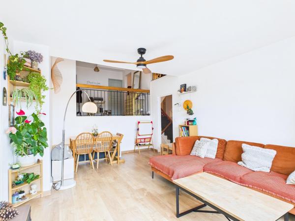 Triplex 6 pièces avec balcons en parfait état