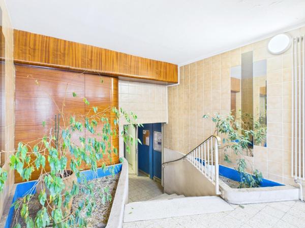 Triplex 6 pièces avec balcons en parfait état