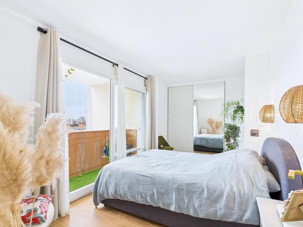 Triplex 6 pièces avec balcons en parfait état