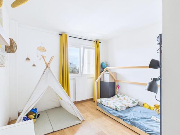 Triplex 6 pièces avec balcons en parfait état