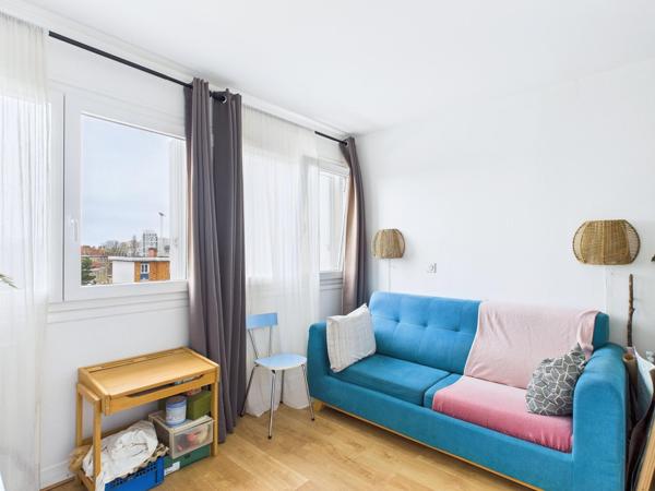 Triplex 6 pièces avec balcons en parfait état