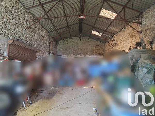 Maison 8 pièces de 168 m² à Confolens (16500)