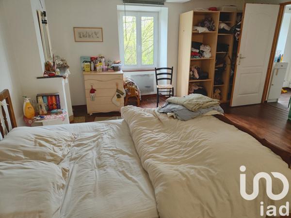 Maison 8 pièces de 168 m² à Confolens (16500)