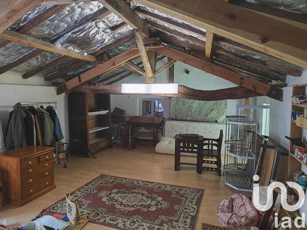 Maison 8 pièces de 168 m² à Confolens (16500)