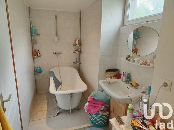 Maison 8 pièces de 168 m² à Confolens (16500)