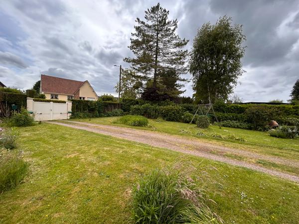 Maison individuelle 130m² - Boos -Franquevillette- Franqueville saint pierre -3 chambres - grand jardin - studio indépendant - calme - sans vis à vis 245000€