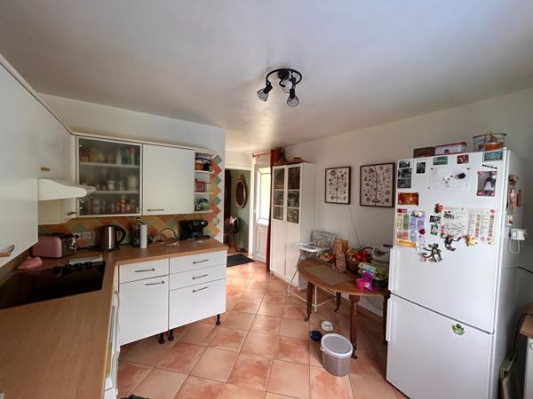 Maison individuelle 130m² - Boos -Franquevillette- Franqueville saint pierre -3 chambres - grand jardin - studio indépendant - calme - sans vis à vis 245000€