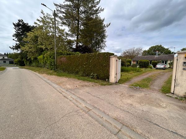 Maison individuelle 130m² - Boos -Franquevillette- Franqueville saint pierre -3 chambres - grand jardin - studio indépendant - calme - sans vis à vis 245000€