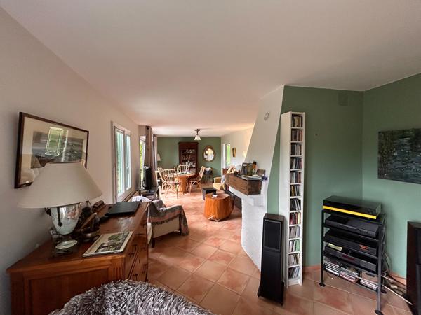 Maison individuelle 130m² - Boos -Franquevillette- Franqueville saint pierre -3 chambres - grand jardin - studio indépendant - calme - sans vis à vis 245000€