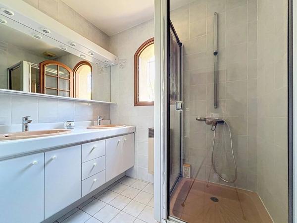 Spacieuse villa familiale avec vue