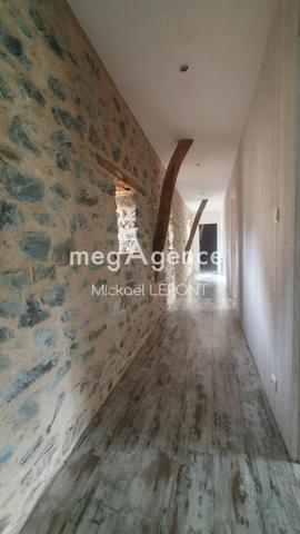 Maison à LE GENEST-SAINT-ISLE, 53940 - 6 pièces 174m²