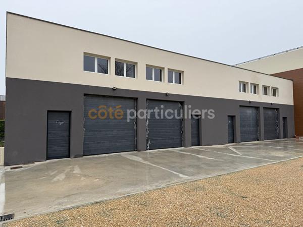 Location Local commercial111 m² - 4 Pièces - CESSON (77240)