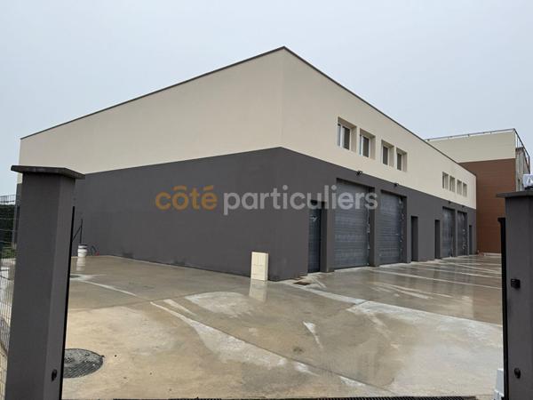 Location Local commercial111 m² - 4 Pièces - CESSON (77240)