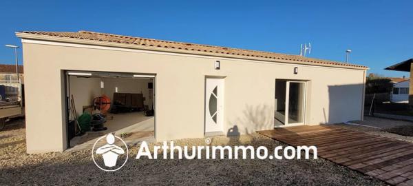 Location                                                      Maison
                        
                     4 pièces                      73 m2                     à Saint-Jean-d'Angély