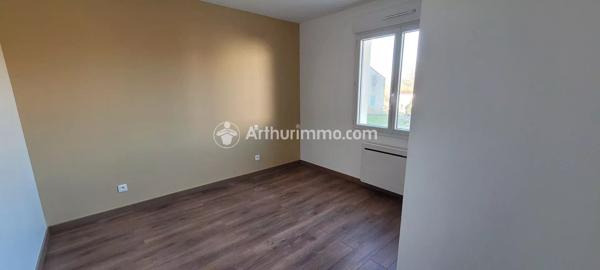 Location                                                      Maison
                        
                     4 pièces                      73 m2                     à Saint-Jean-d'Angély