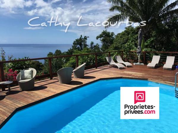 Villa comprenant 5 appartements, vue mer exceptionnelle-Bouillante