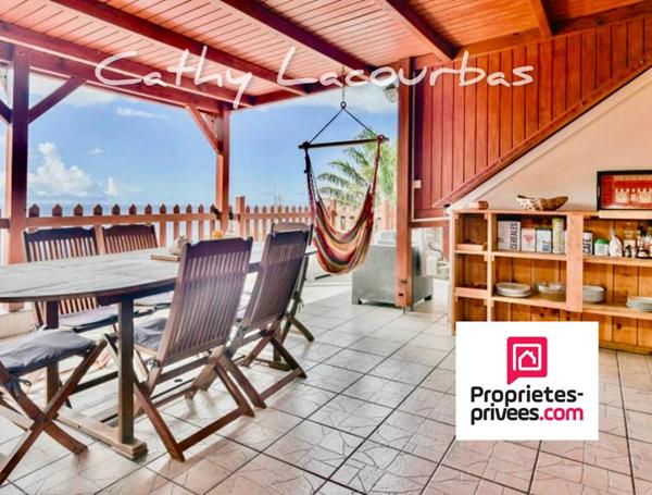 Villa comprenant 5 appartements, vue mer exceptionnelle-Bouillante