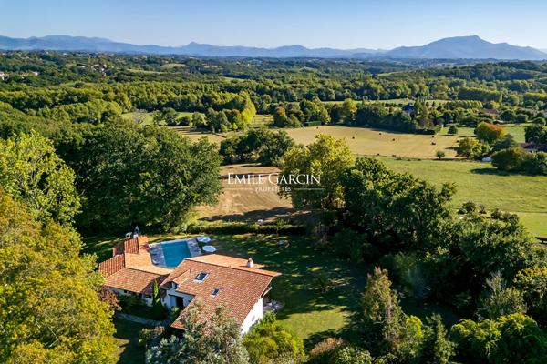 A vendre Maison de caractère vue montagnes Arbonne
