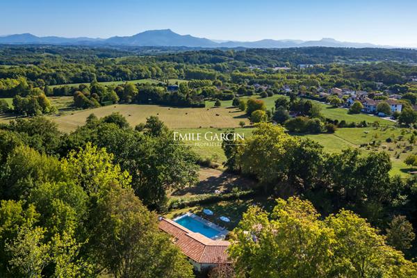 A vendre Maison de caractère vue montagnes Arbonne