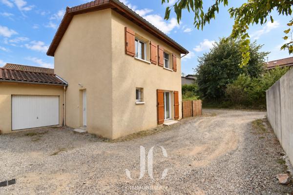 Maison au calme avec jardin et garage