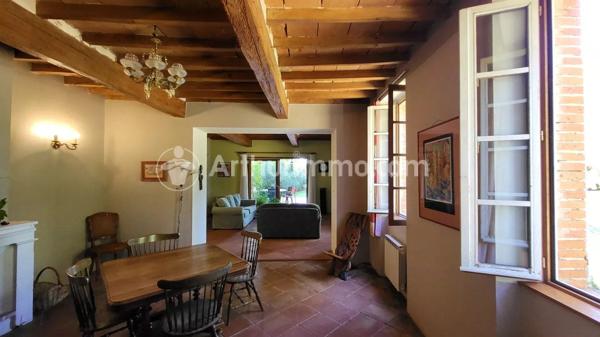 Vente                                                      Maison
                        
                     5 pièces                      215 m2                     à Villemur-sur-Tarn