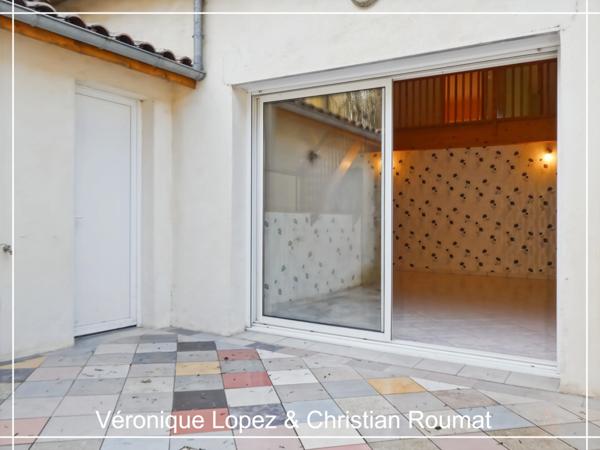 Bon-Encontre, maison mitoyenne de 106 m² habitables avec 3 chambres, cour, garage, parking