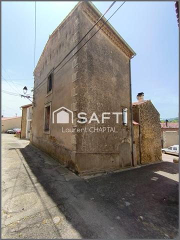 Remise au centre du village.