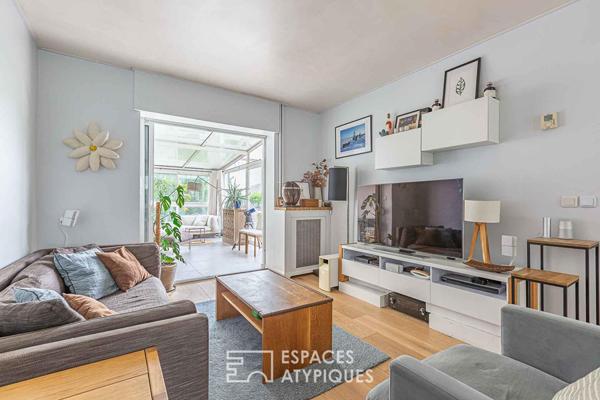 Maison années 50 avec jardin et double garage