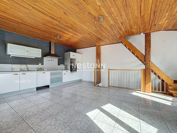 A VENDRE - SAINT-ESTEVE - IMMEUBLE