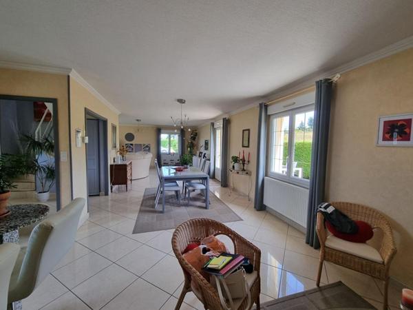 PAVILLON 3 chambres  +  SOUS SOL