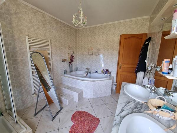 PAVILLON 3 chambres  +  SOUS SOL